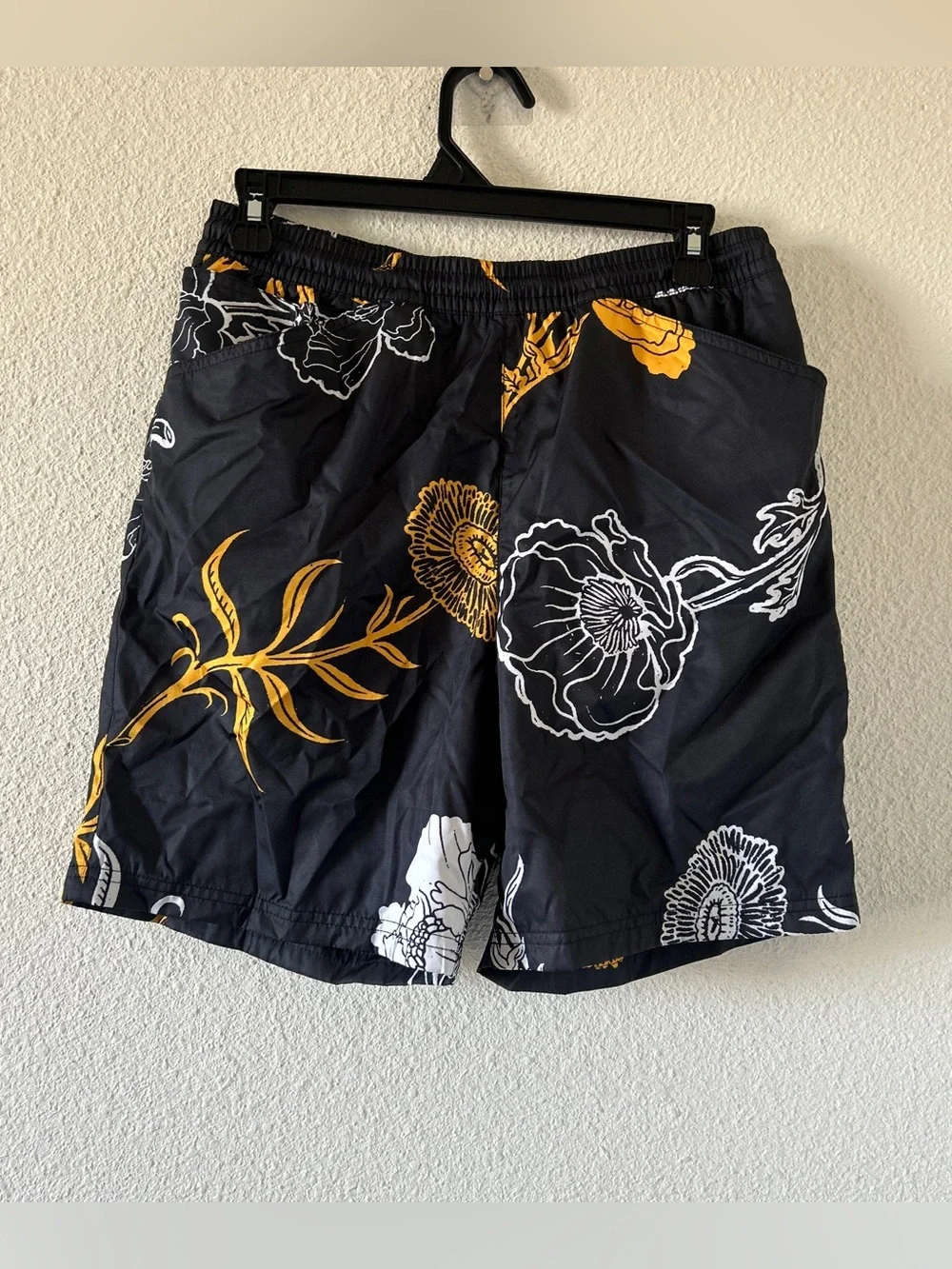 Nike SB Floral Print swim Board shorts trunk men small black Yellow Accents